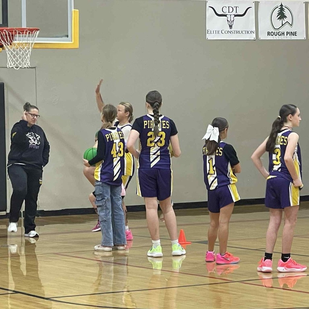 Check out the East Minico girls guving back to the commumity, doing a mini camp for the Tri-Cities program.