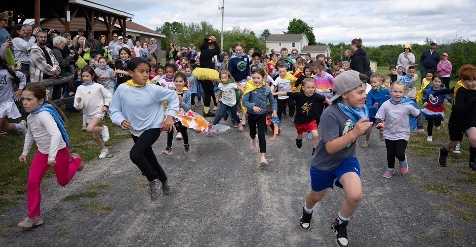 students running