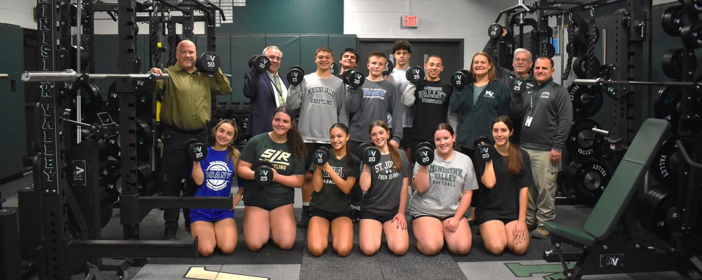 people in the weight room