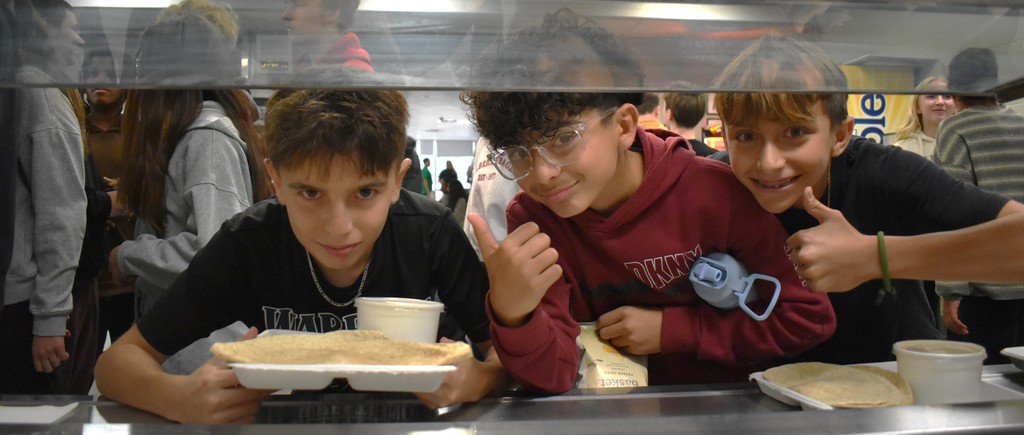 students in cafeteria 