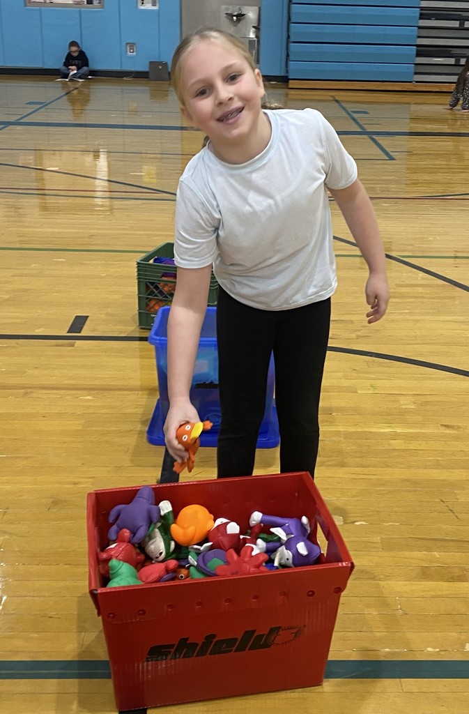 students in gym class