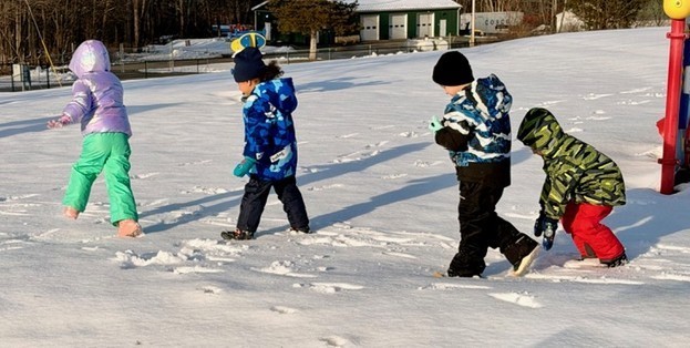 students in snow 