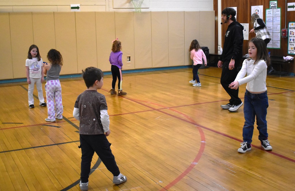 students in physical education class