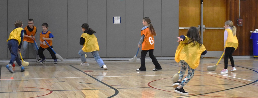 students in gym class