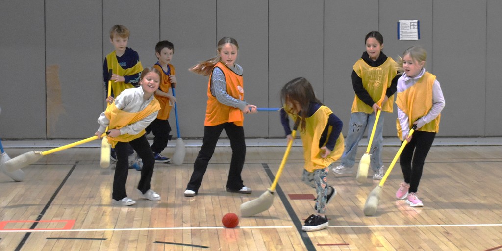students in gym class