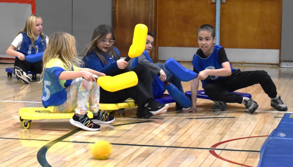 students in gym class