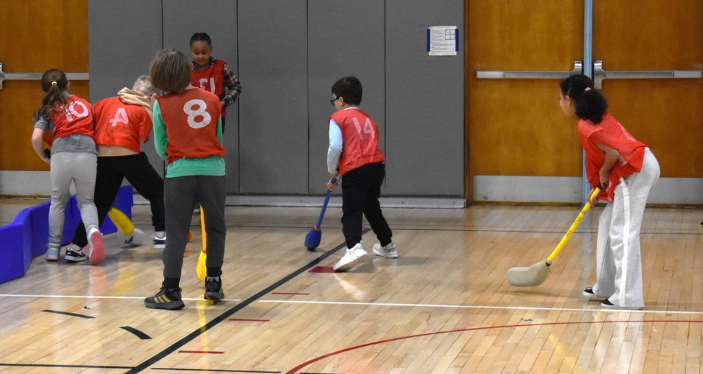 students in gym class