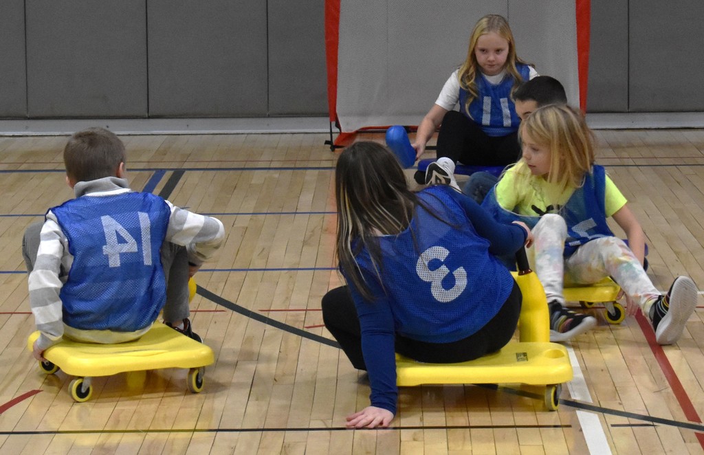 students in gym class