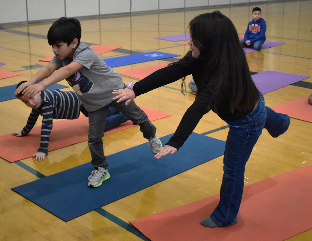 students in gym class