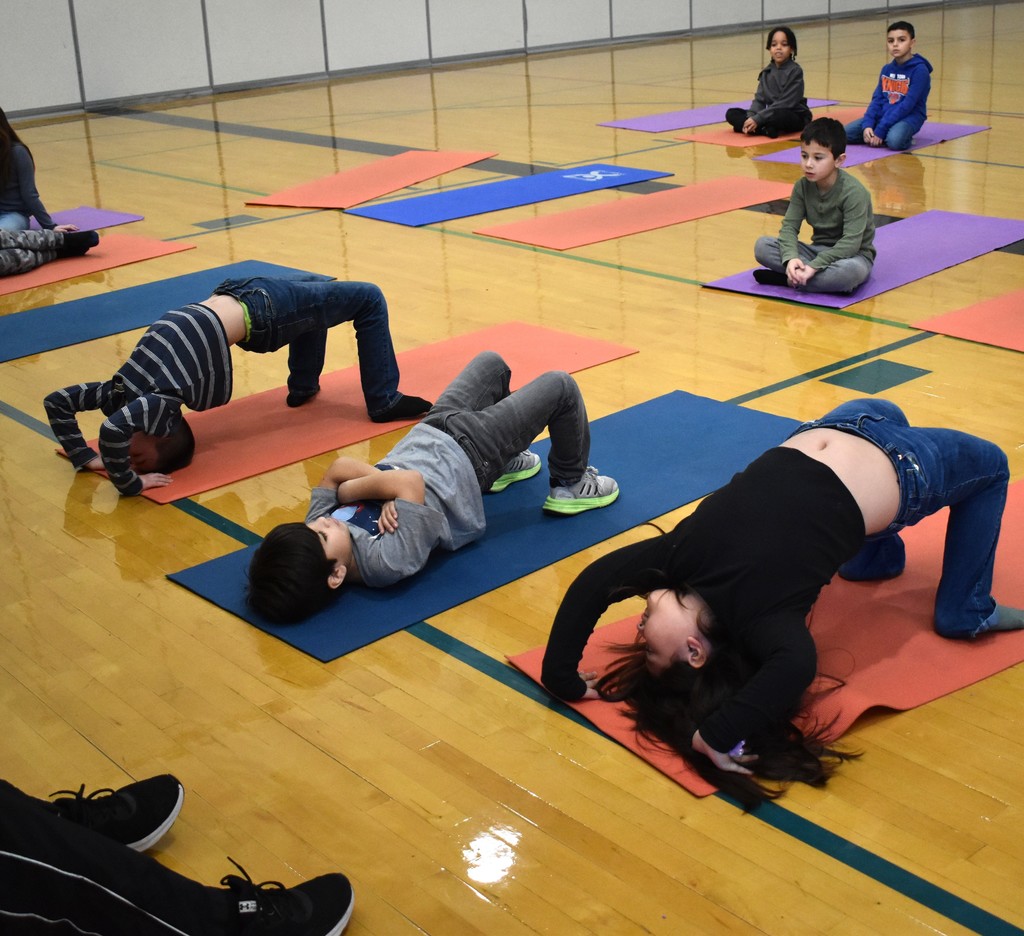 students in gym class