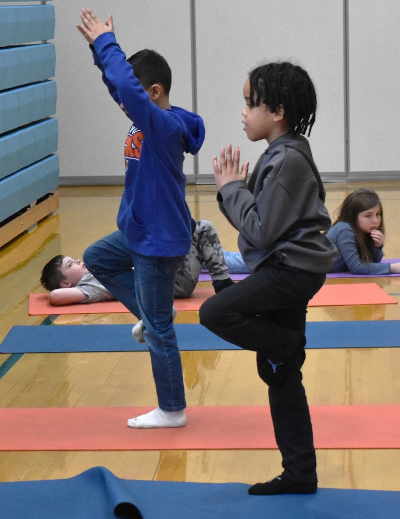 students in gym class