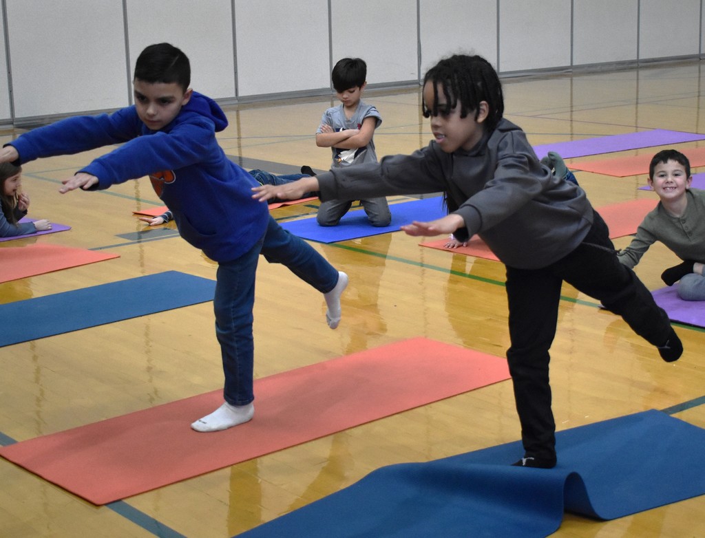 students in gym class