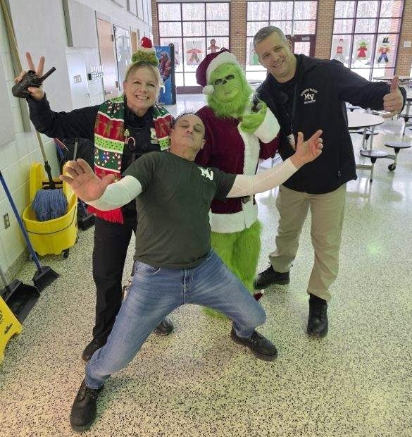 staff with the grinchi