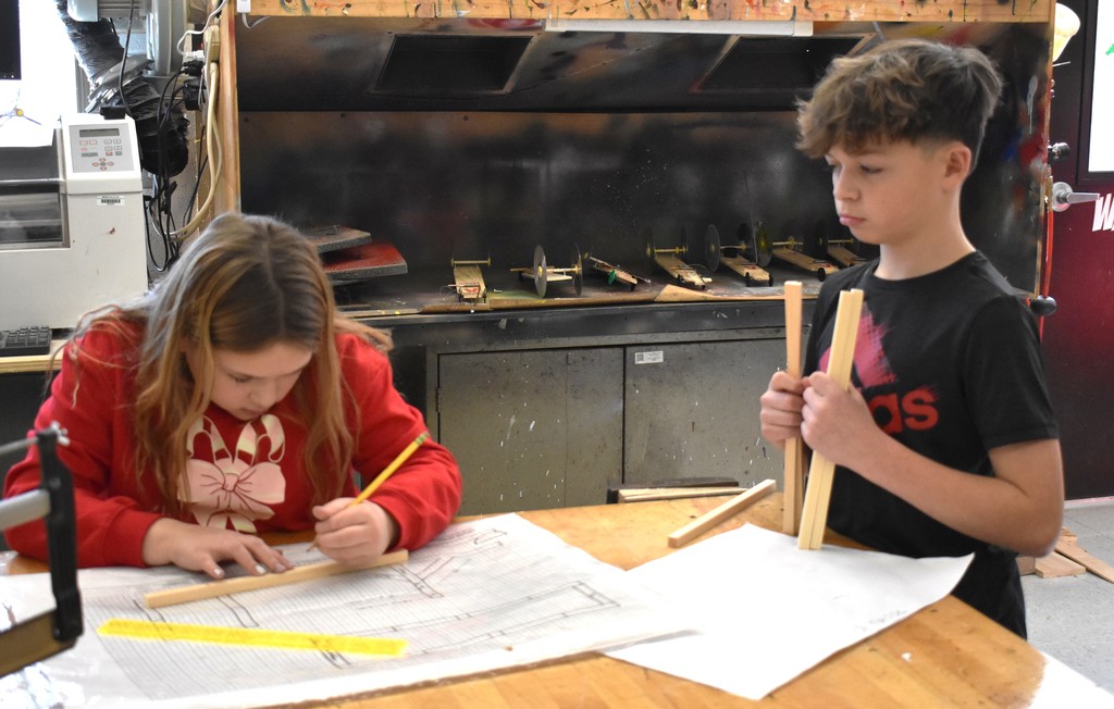 students in technology class