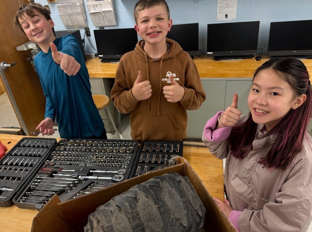 students in tech class