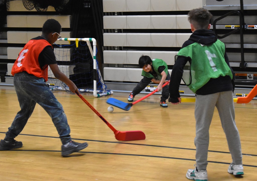 students in physical education class