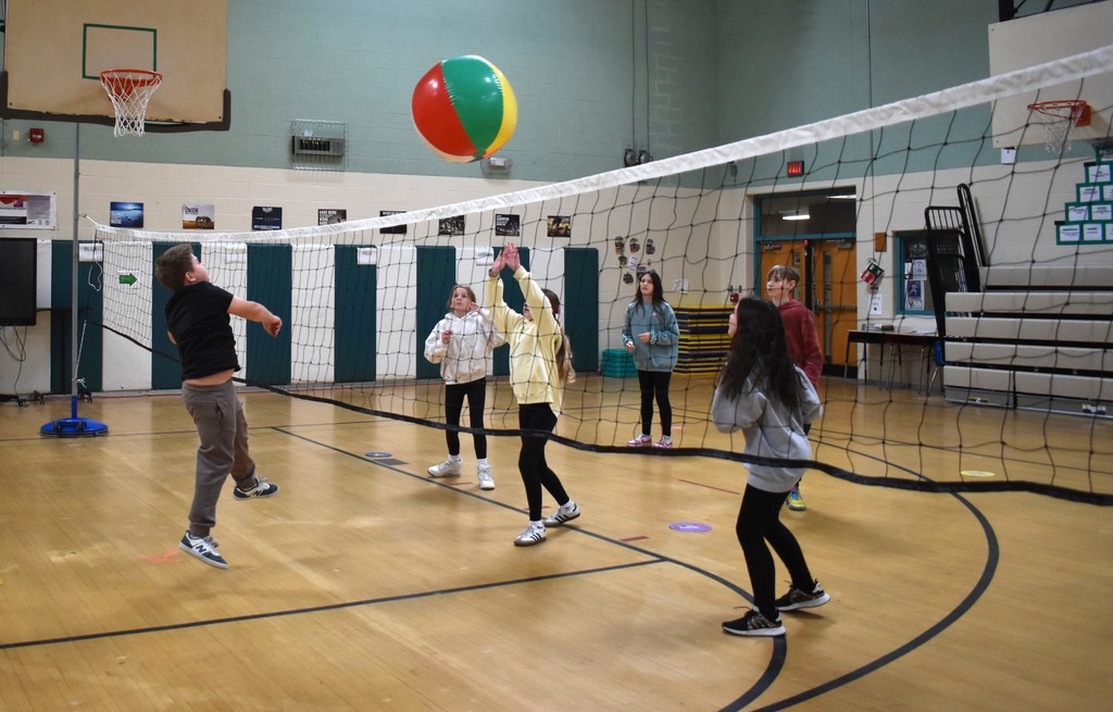 students in physical education class