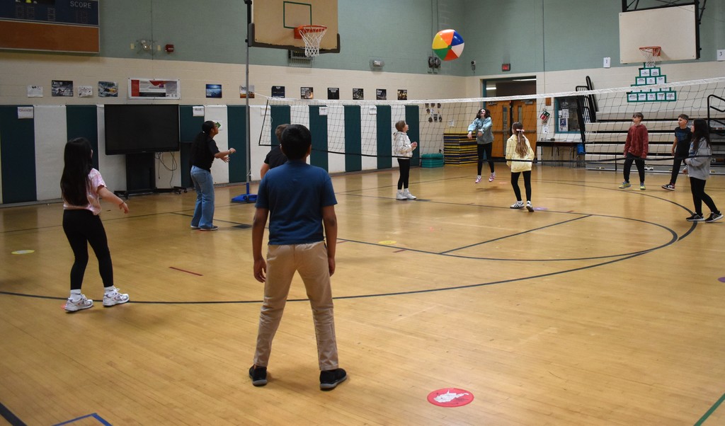 students in physical education class
