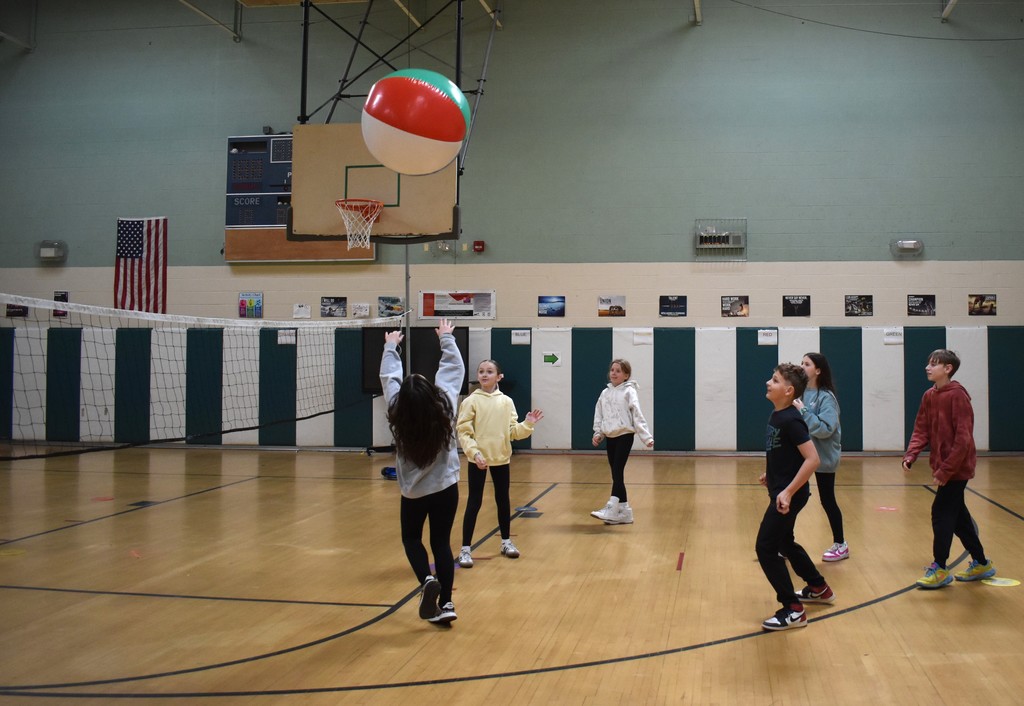 students in physical education class