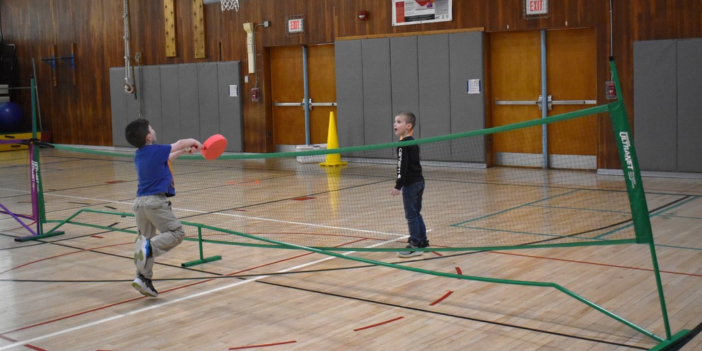 students in physical education class