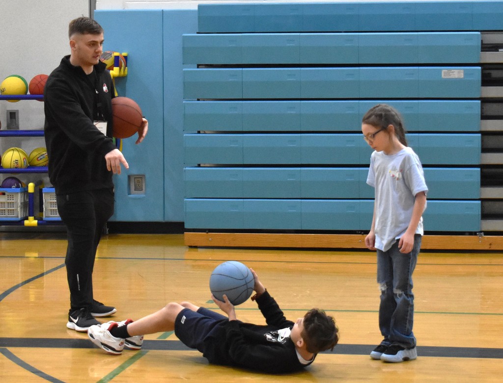 students in physical education class