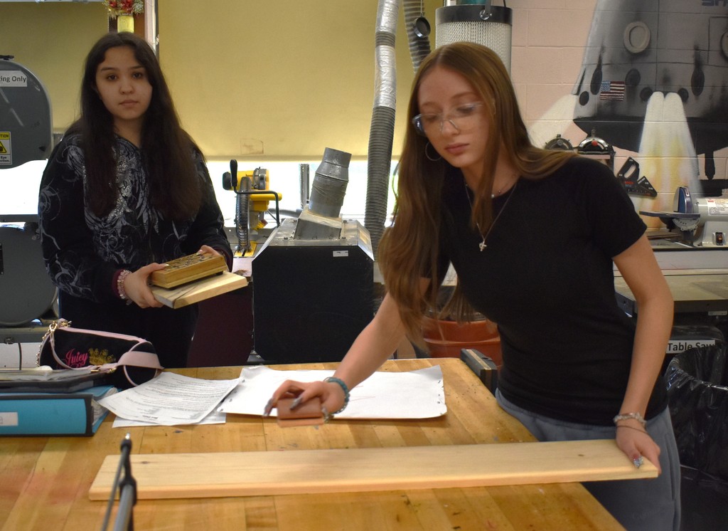 students in technology class