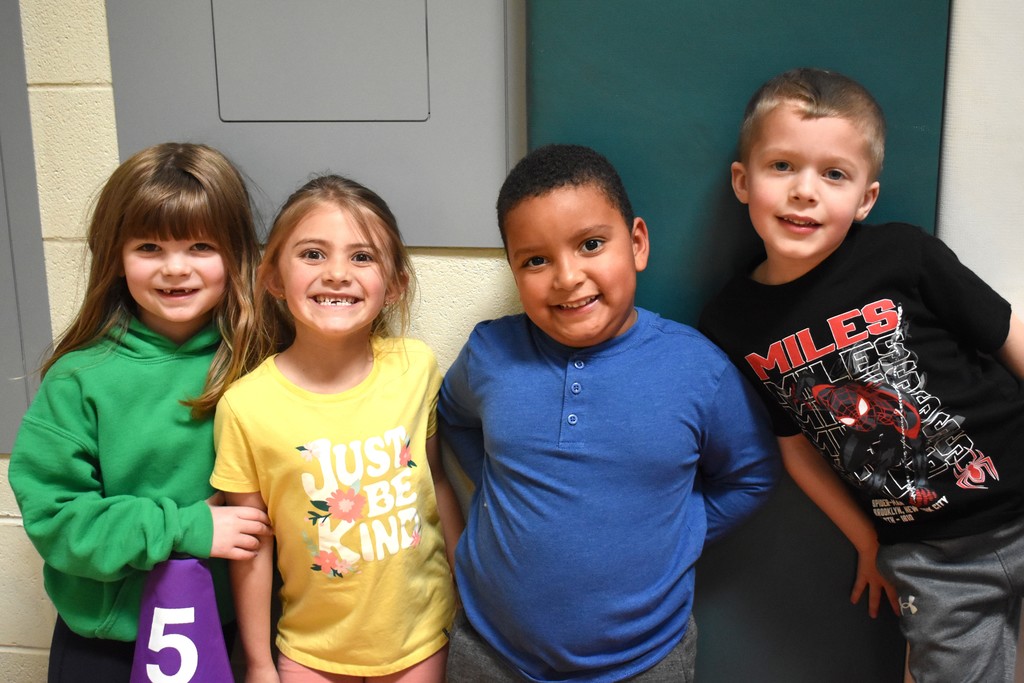 students in gym class