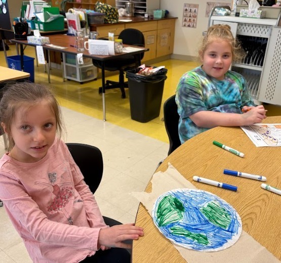 students making earth art 