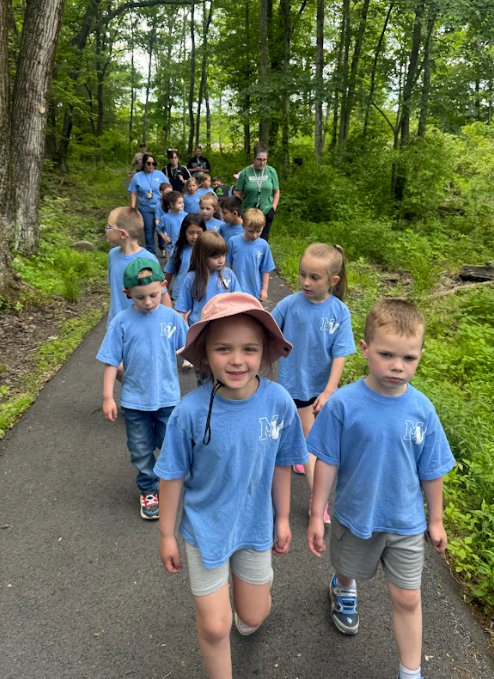 kids on field trip