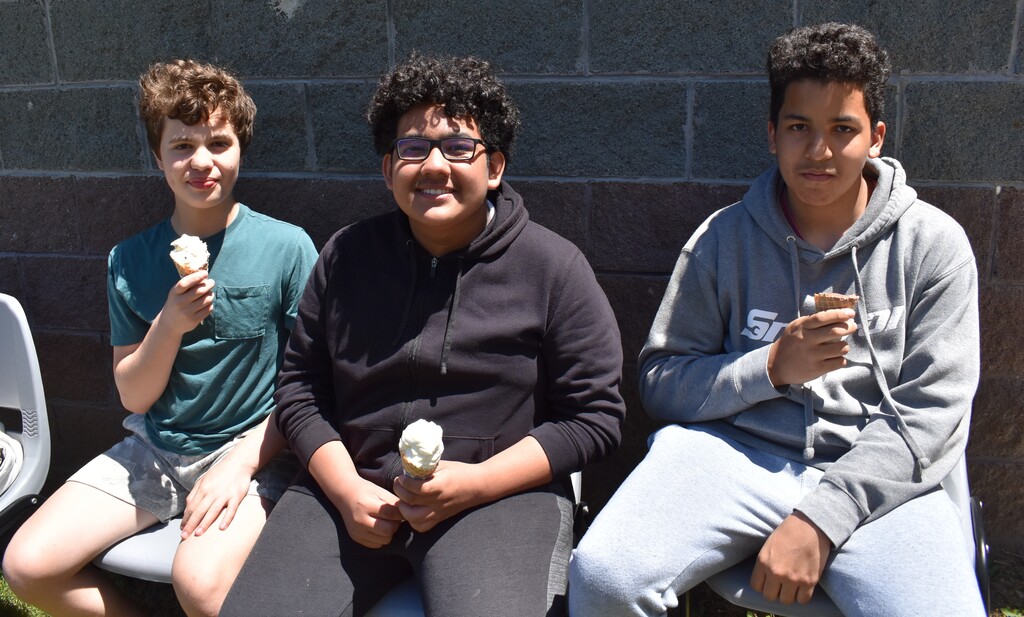 students with ice cream