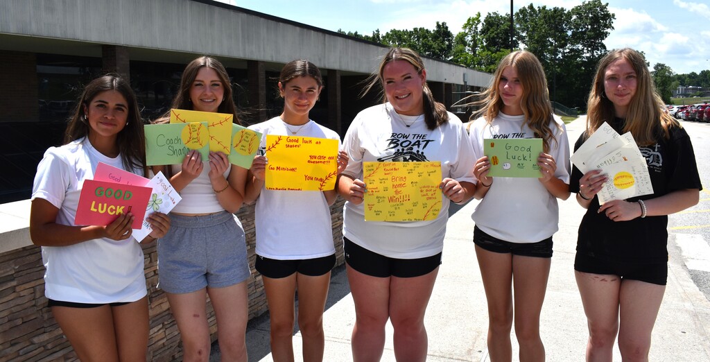 softball team with drawings