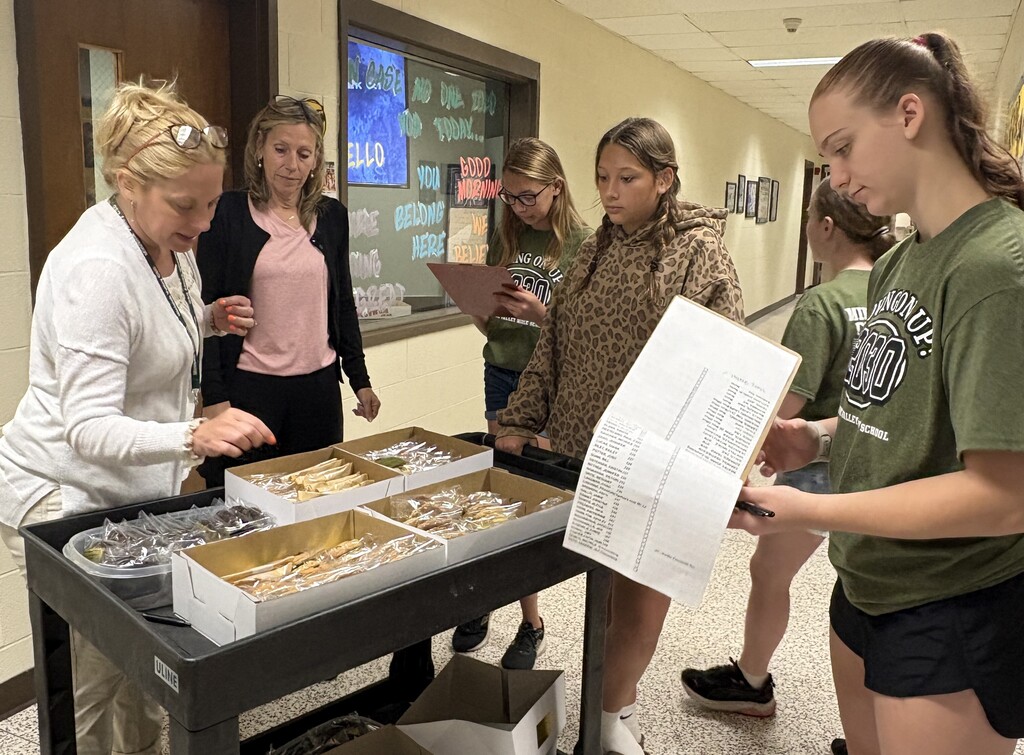 students with c ookies