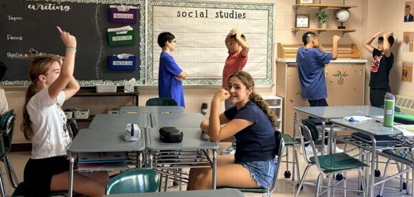 students drawing