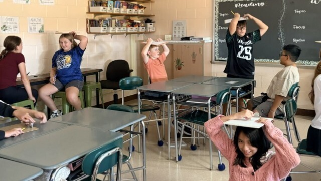 students drawing