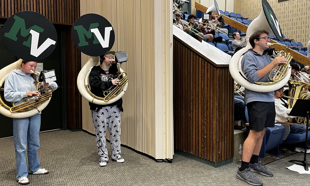 bands playing together 