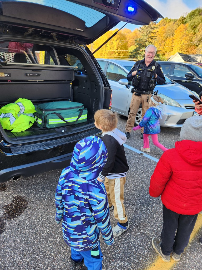 Today during our fire drill we had a special guest! Henderson's Chief of Police was here to observe the MNCS fire drill and help test  times and procedures, ensuring our school's swift response!