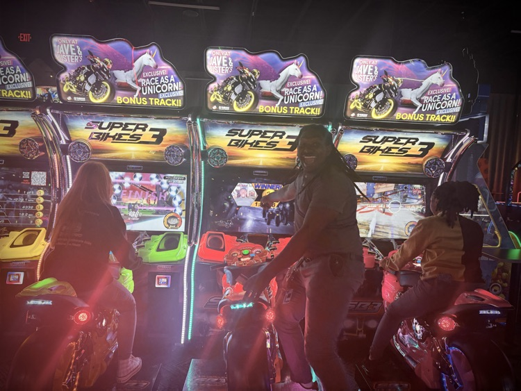 Dave & Busters