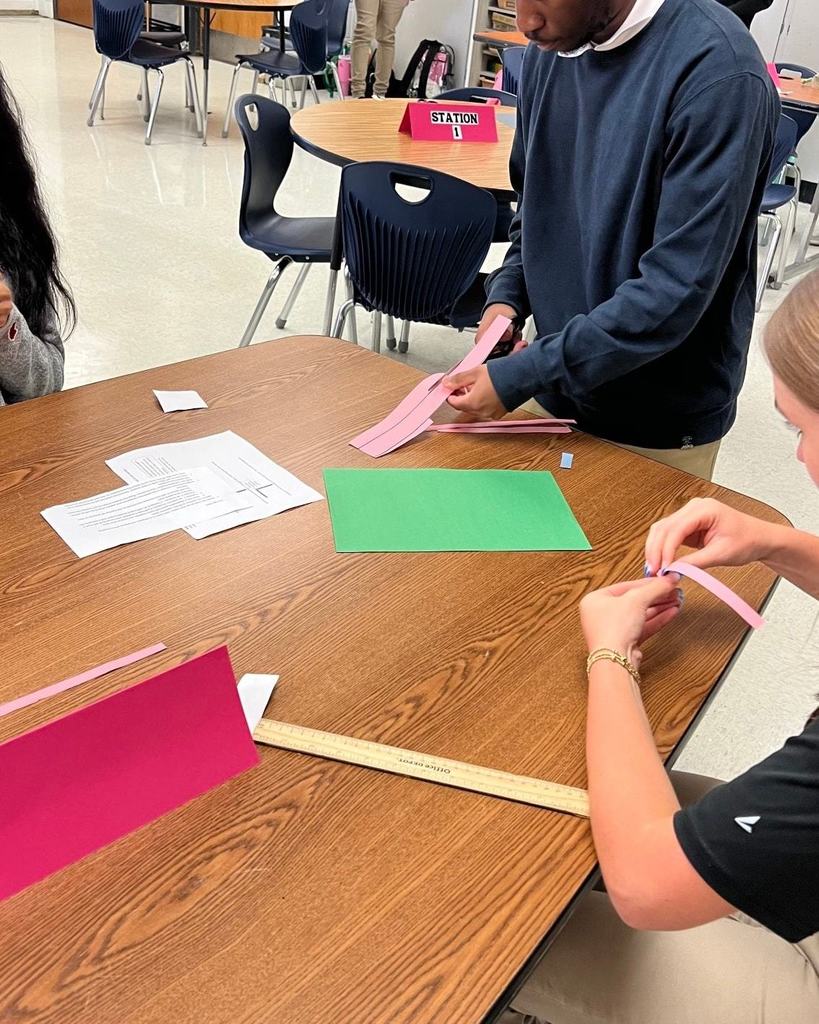 Students working together to complete the “Soft Skills & AI – Building Together” challenge.