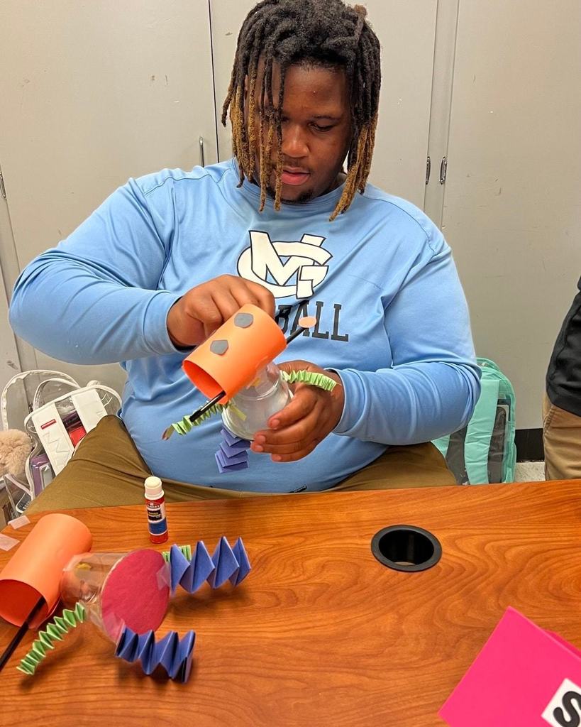 Student working to complete the “Soft Skills & AI – Building Together” challenge.