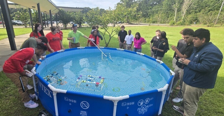 Watching the underwater robots go!