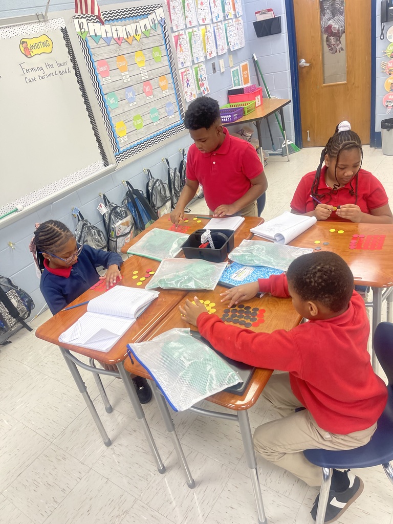 Mrs. Hatcher's class working on arrays