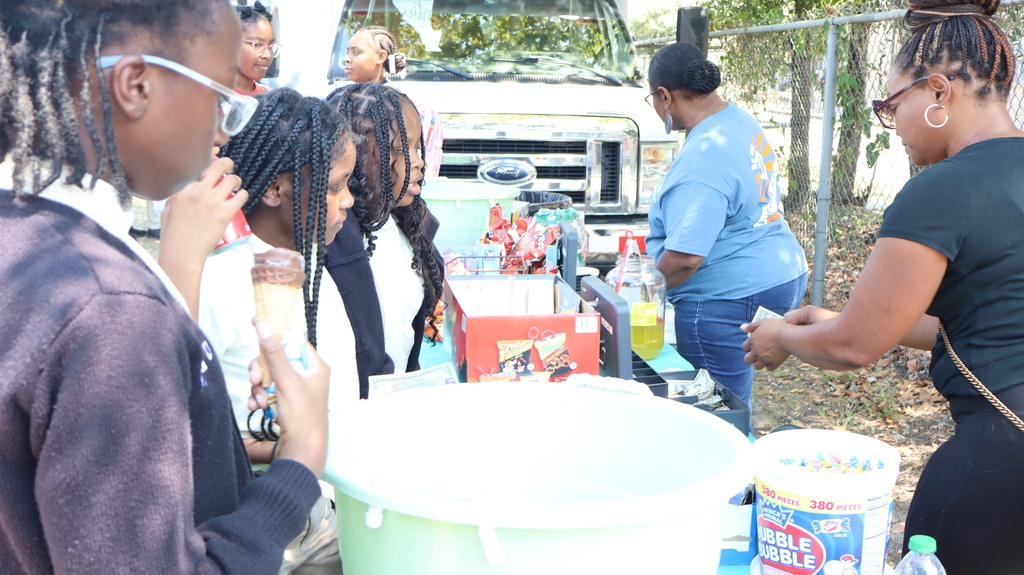 Peer Helpers Fundraiser pictures