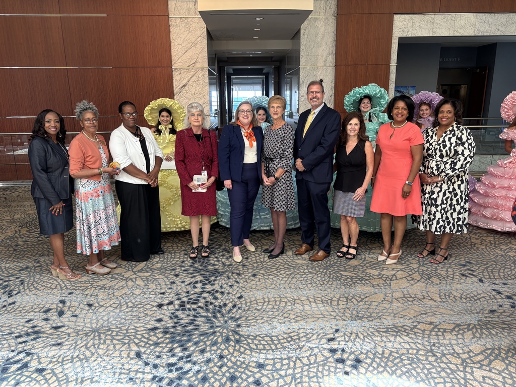 A group of MCPSS employees at the United Way annual meeting