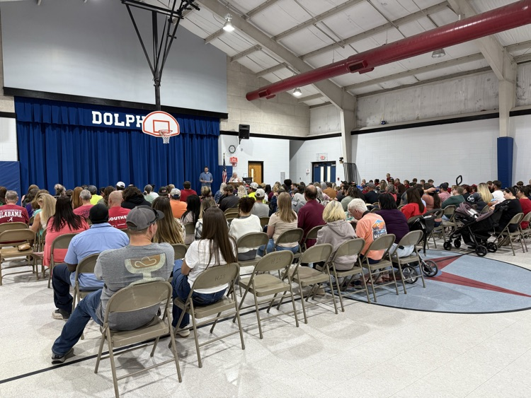K-2 parents at Honor roll assembly