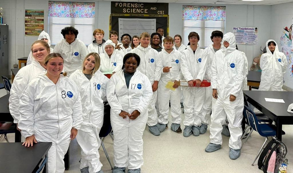 Group photo of Forensic Science class.