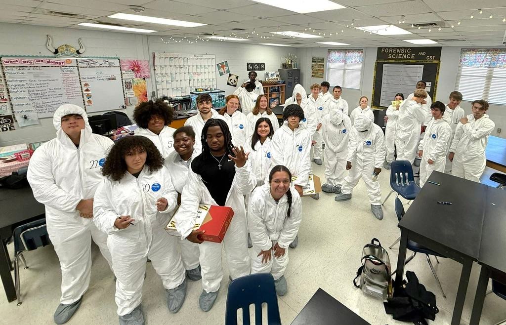 Group photo of Forensic Science class.