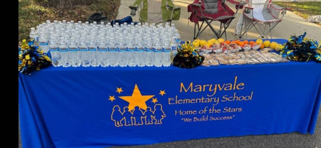 Maryvale cheerleaders cheered on walkers and passed out water and other goodies as they strolled through the streets of Downtown Mobile for the 2025 Breast Cancer walk!