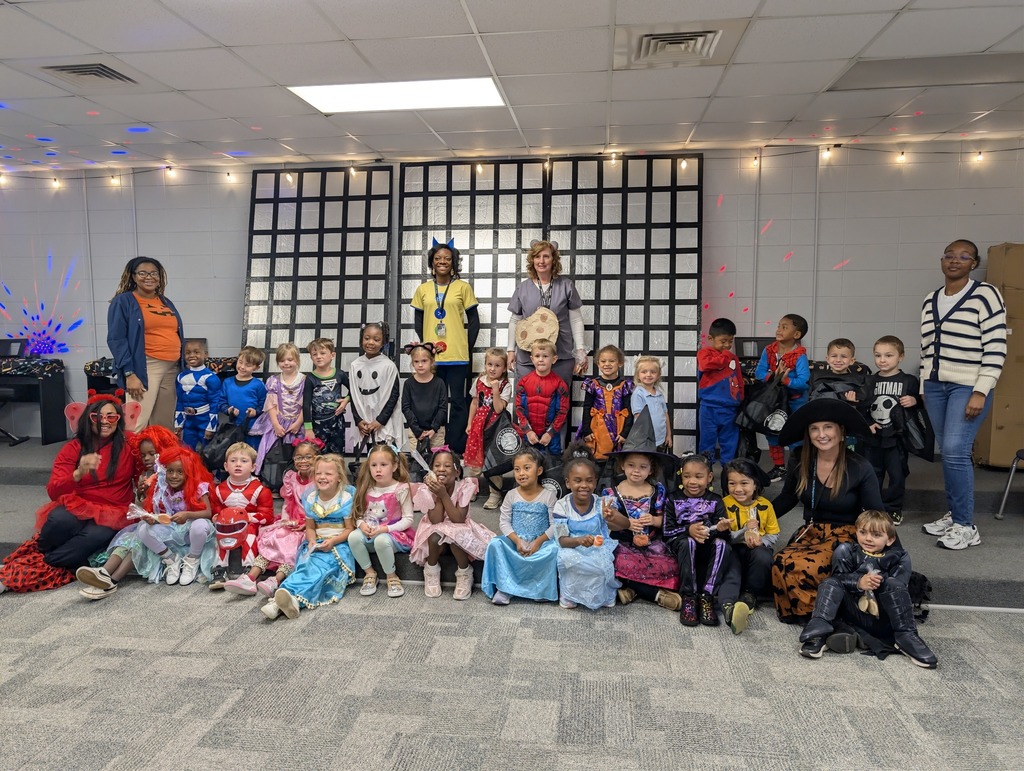 Pre-K students group picture