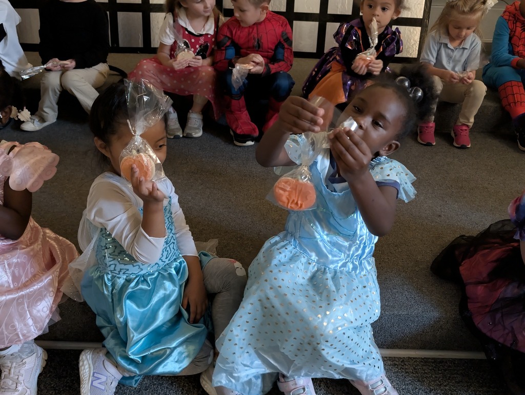 Pre-K students with cookies