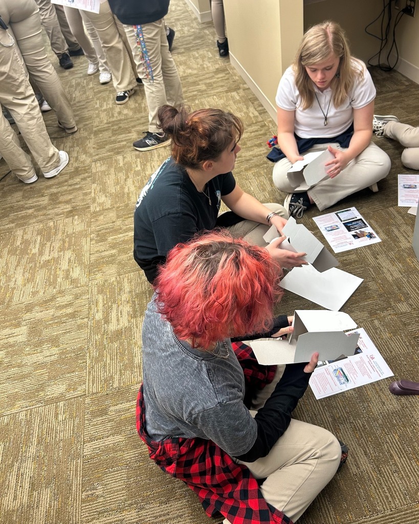 Students participating in Discovering Engineering Day at USA